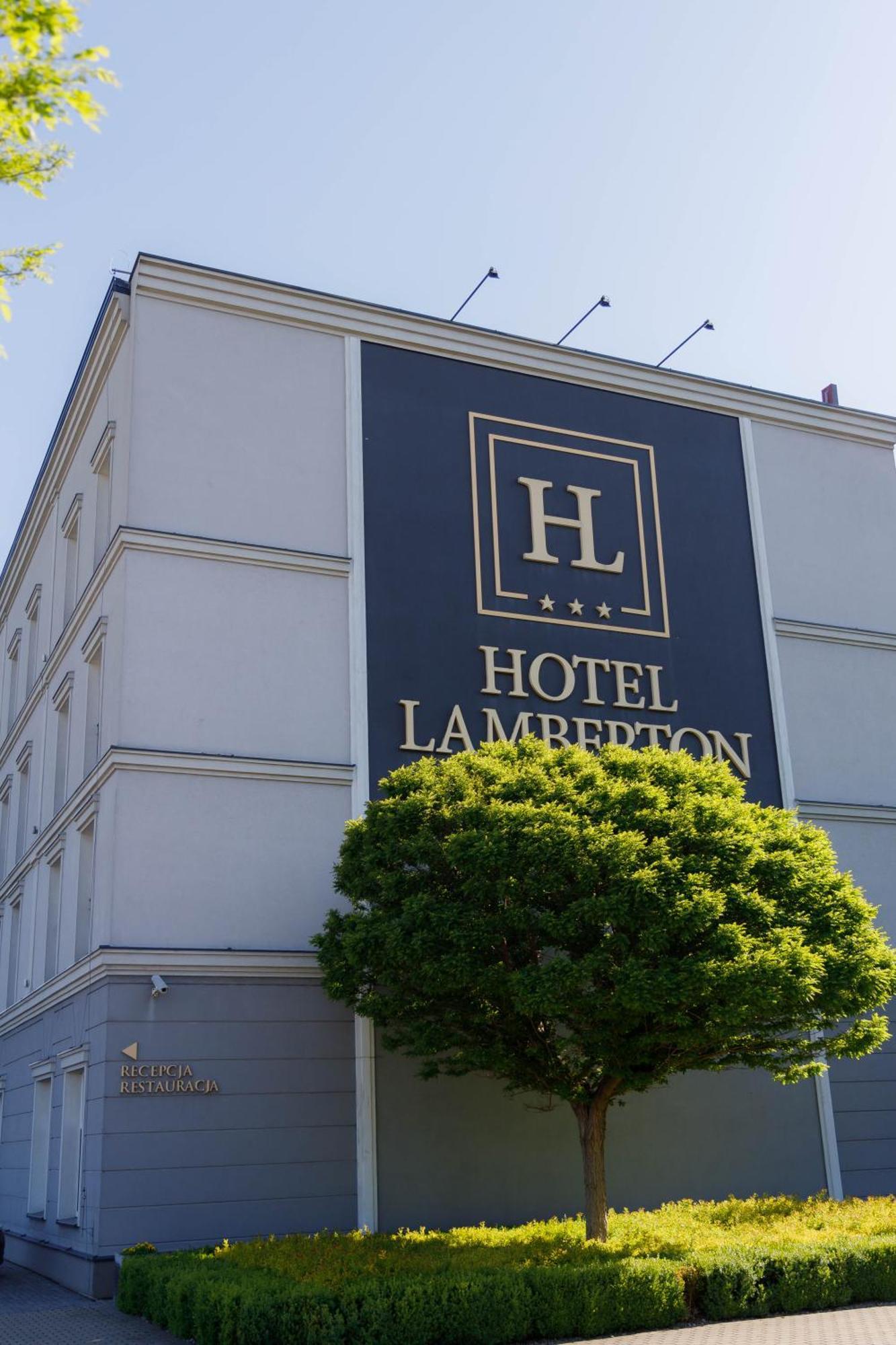 Hotel Lamberton Ołtarzew Exteriör bild
