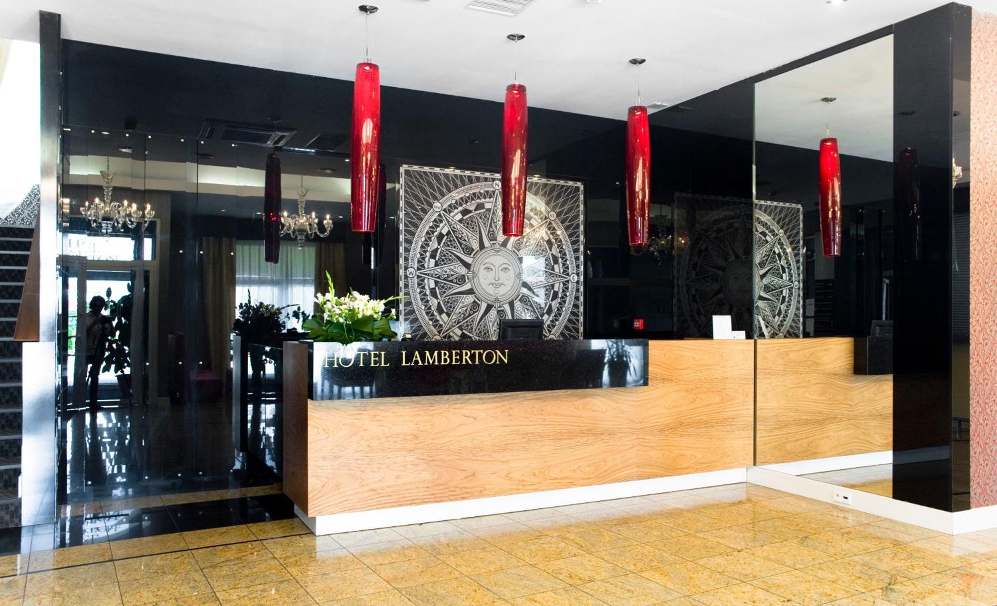 Hotel Lamberton Ołtarzew Exteriör bild
