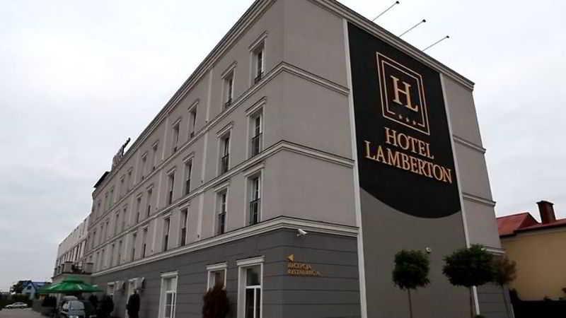 Hotel Lamberton Ołtarzew Exteriör bild