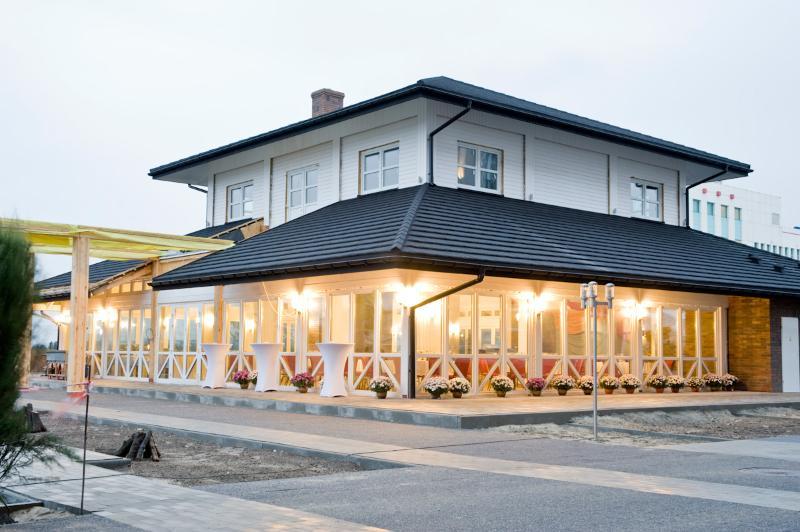 Hotel Lamberton Ołtarzew Exteriör bild